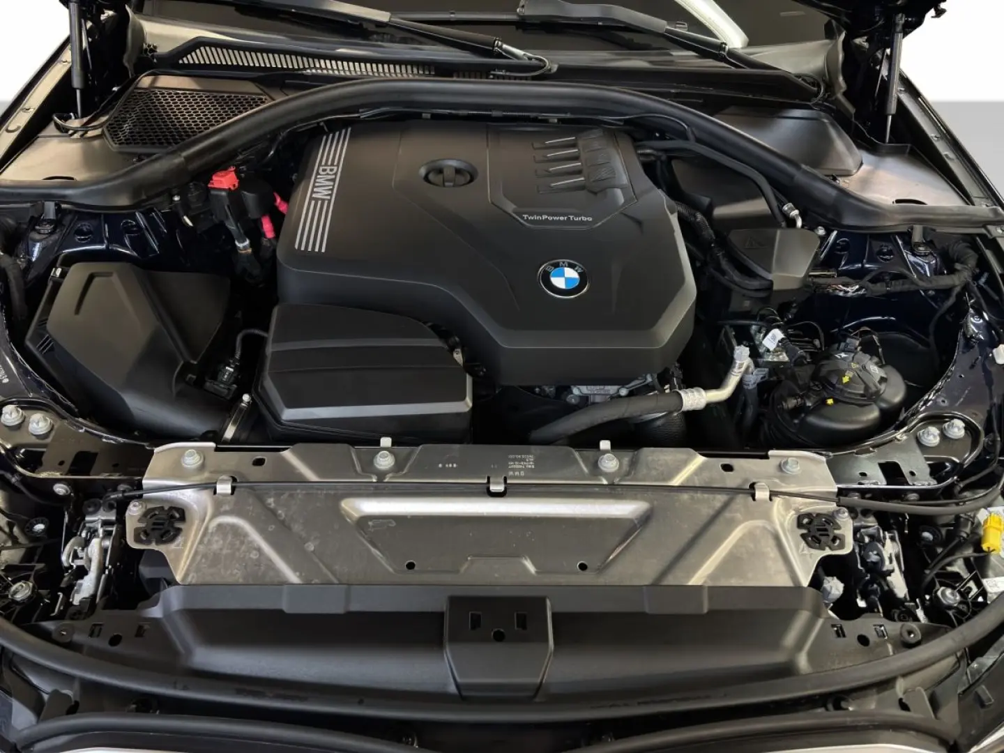 320i xDrive Limousine Navi AdapLED GSD HUD Navi