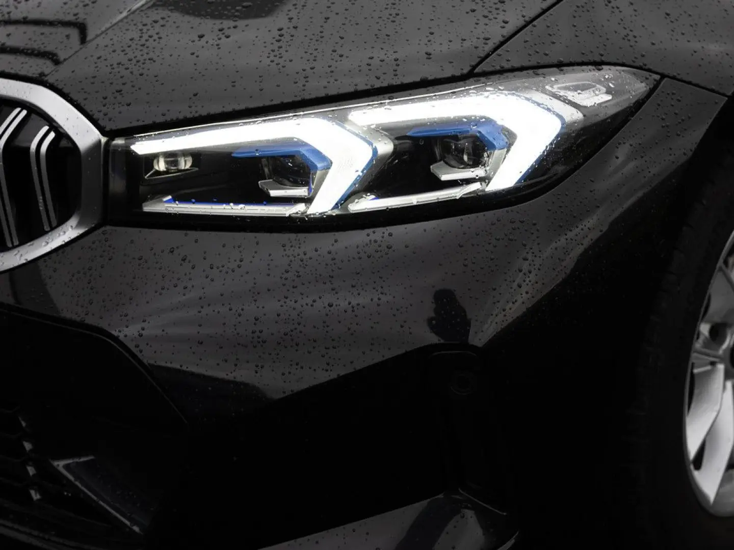 320i xDrive M-Sport AHK LED ACC NAVI KAMERA