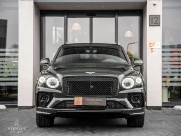Bentayga 4.0 V8 / 1st Owner / Pano / HUD / Tow-B