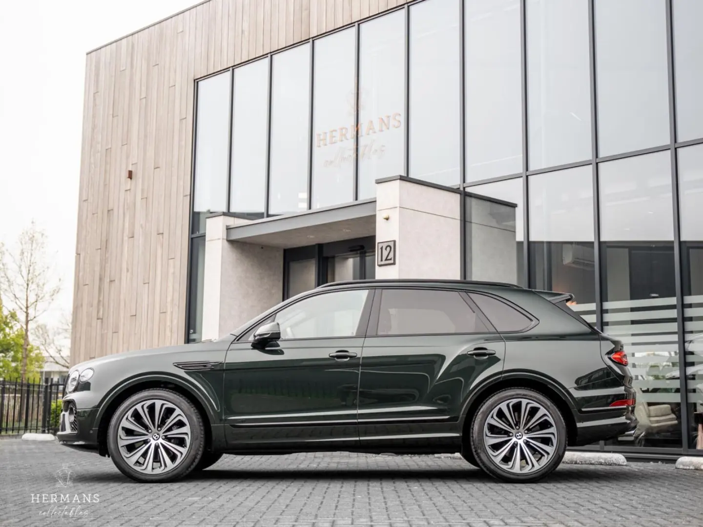 Bentayga 4.0 V8 / 1st Owner / Pano / HUD / Tow-B