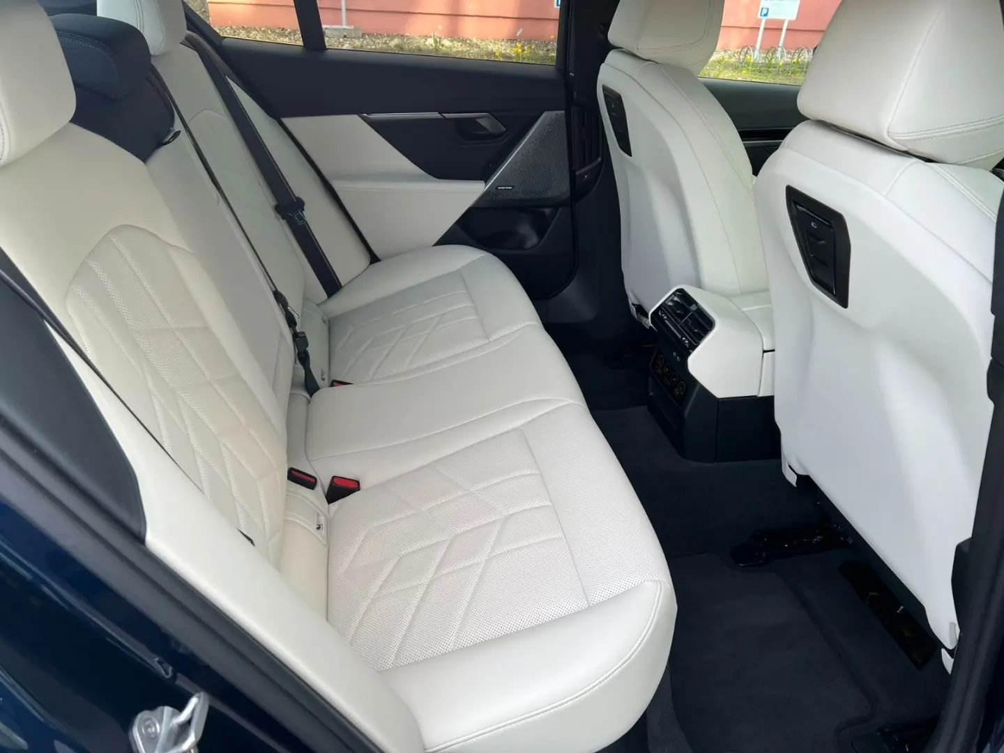 520d xDrive M Sport Pro AHK 21