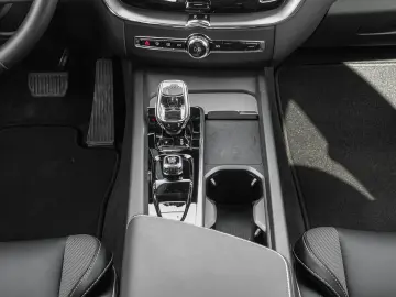 XC60 R Design T8 Twin Engine AWD