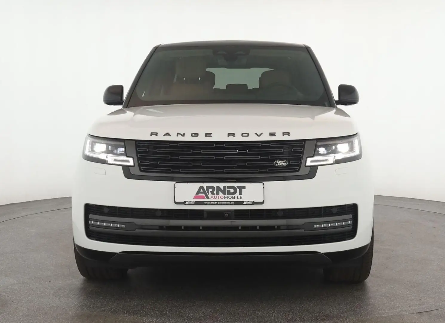 Range Rover P550e Autobiography SHADOW Pano 22