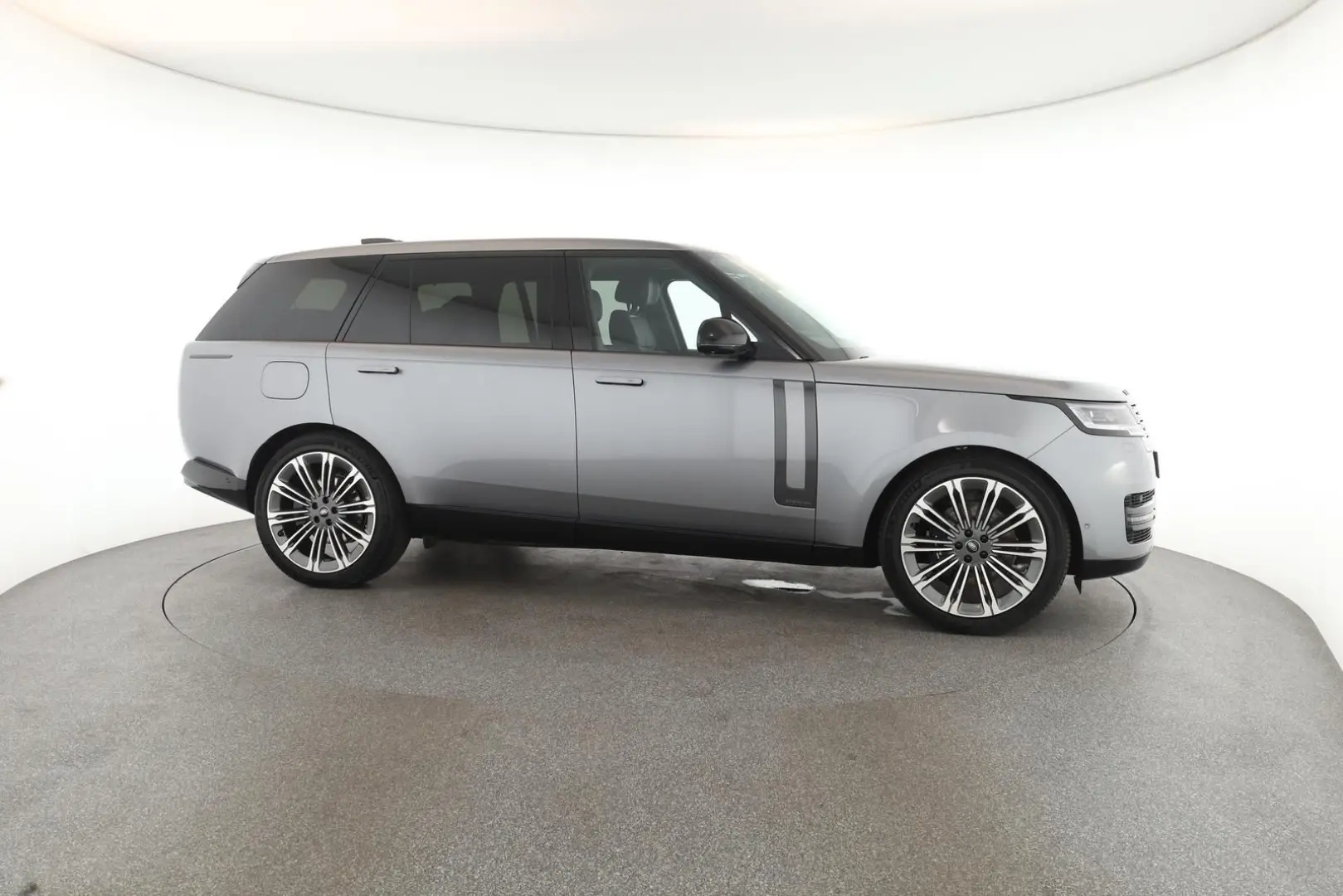 Range Rover D350 Autobiography LWB 7 Pano AHK 23