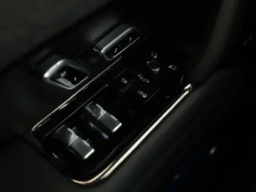 Range Rover Sport D350 Autobiography BLACK AHK