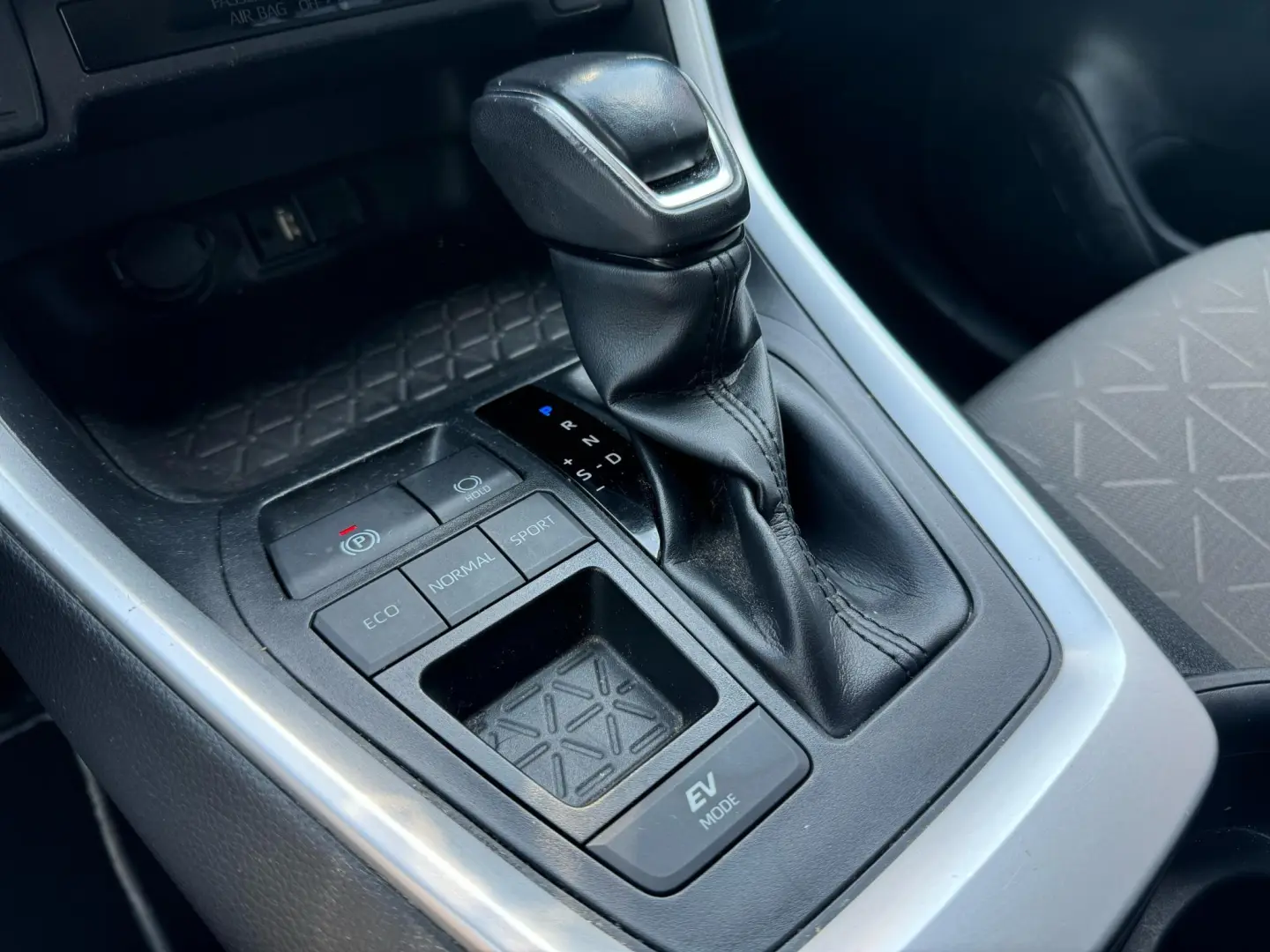 Toyota RAV 4 2.5 Hybrid VVT-iE 4x2 Dynamic