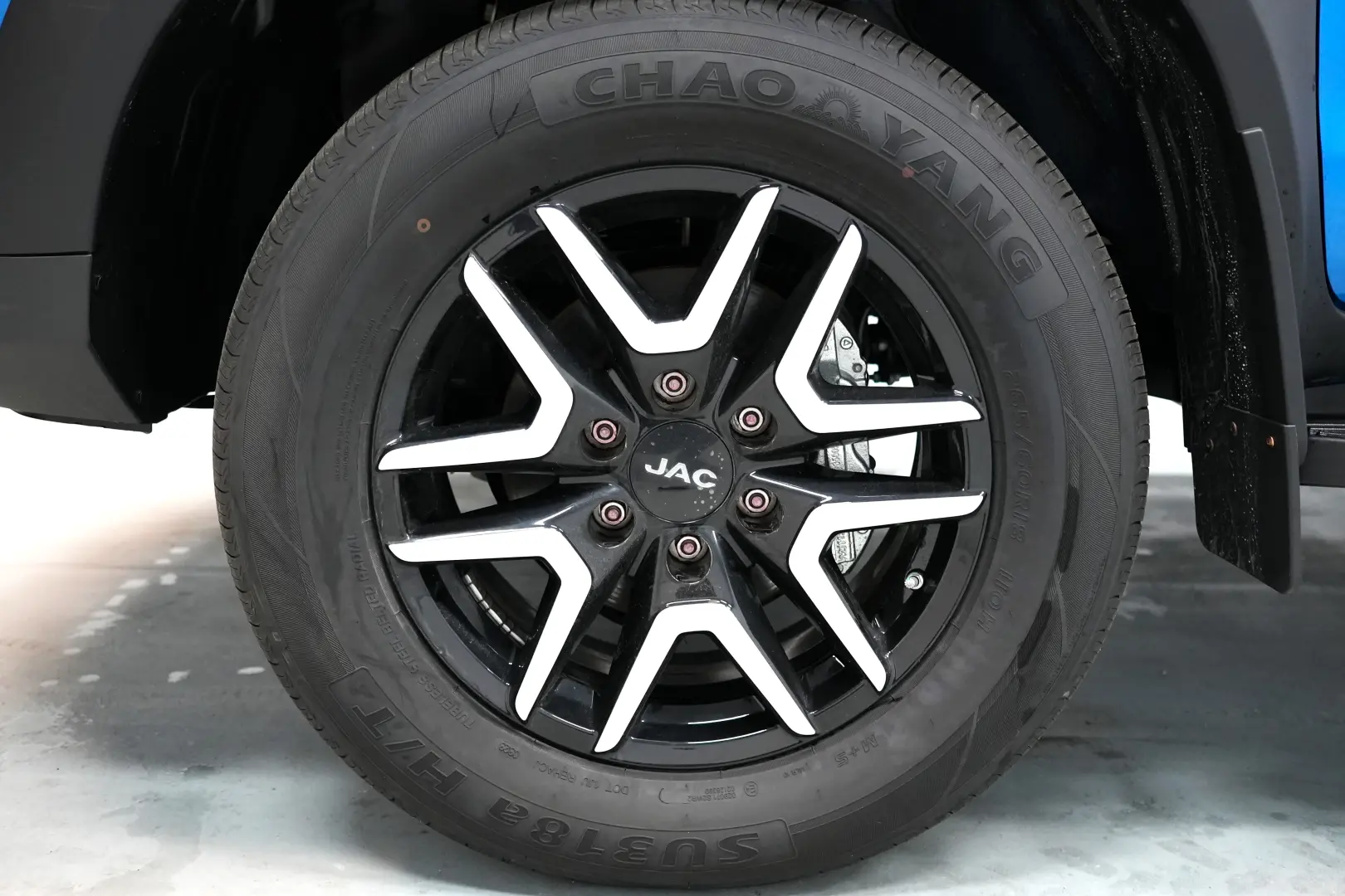 JAC 8 PRO PICKUP MT 4X4