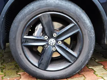 VOLKSWAGEN TOUAREG 3.0 TDI AT