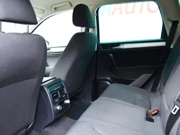 VOLKSWAGEN TOUAREG 3.0 TDI AT