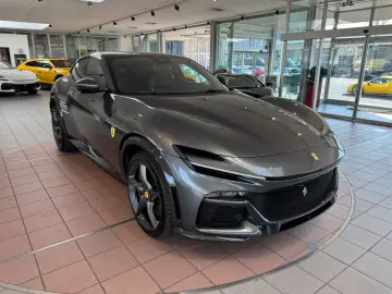 Purosangue V12   CARBON LIFT PANORAMA
