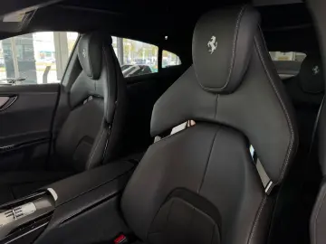 Purosangue V12   CARBON/LIFT/PANORAMA