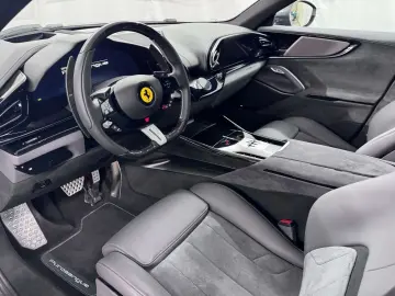 Purosangue V12
