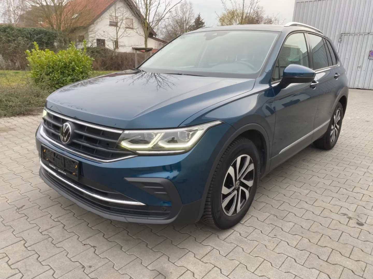 Tiguan Active. Navi, LED. Aus-1 Hand.