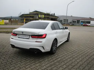 320i xDrive 50 Jahre M Sport