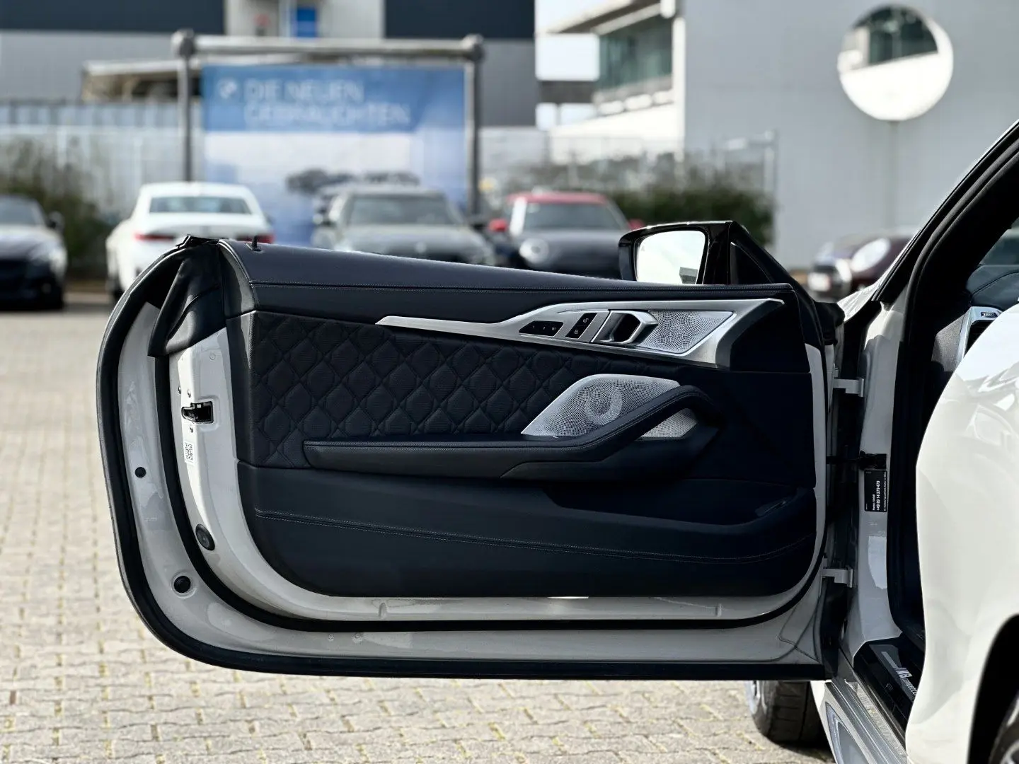 M8 Cabrio B&W Surround M Competition Head-Up