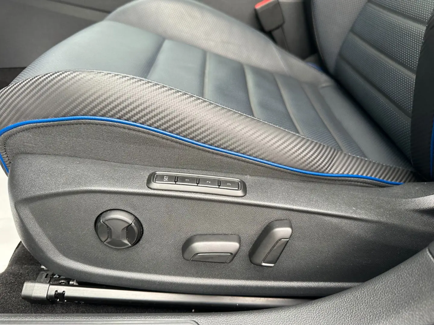 Golf VIII R 20 Years 4M PANO IQ MATRIX NAPPA HUD