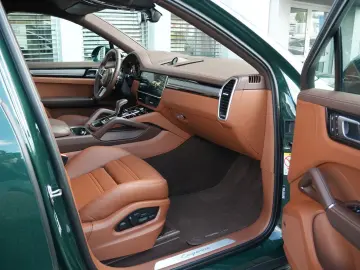 E-Hybrid Coupé  SPORTDESIGN-HINTERACHSL-AHK-VOLL
