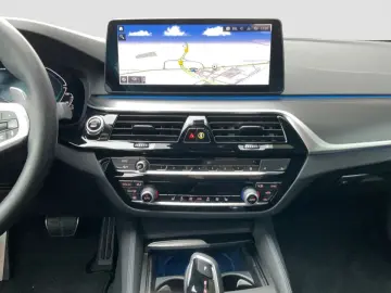 545e xDrive Aut. M Sportpaket. 19 Zoll. Adaptive