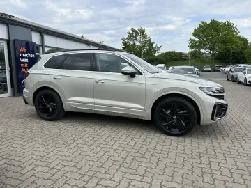 Touareg 3.0 TDI DSG 4Motion R-Line*IQ*VC*AHK*ACC