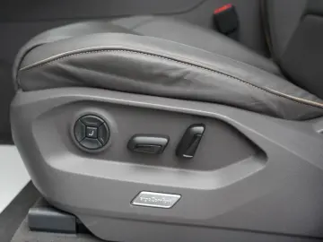 Touareg 3.0 TDI 4M Elegance PANO HUD LUFT MASSAG