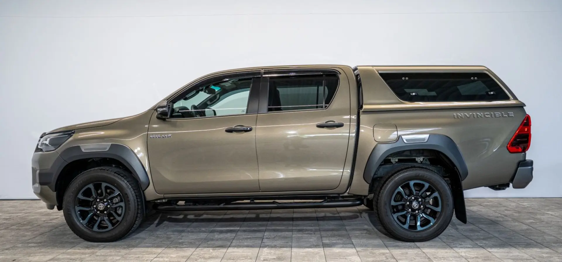 Hilux 2.8 D4-D INVINCIBLE °AHK°Hardtop°Garantie°