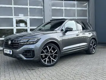 Touareg R e-Hybrid   AHK   Panorama   Matrix