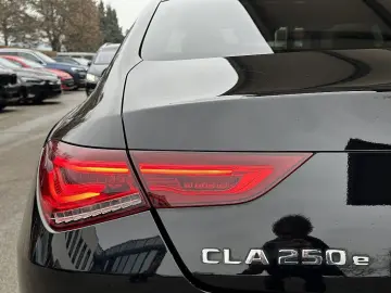 CLA 250e PHEV Aut. / LED / AHK / Pano