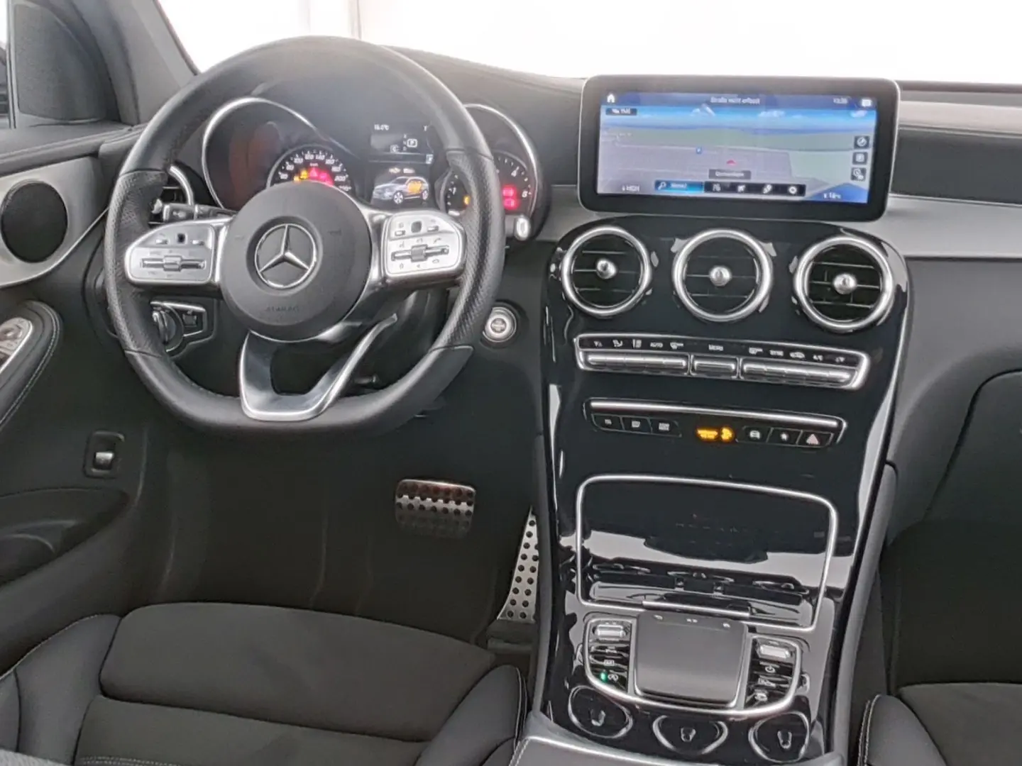 Mercedes-Benz GLC 220 AMG Line