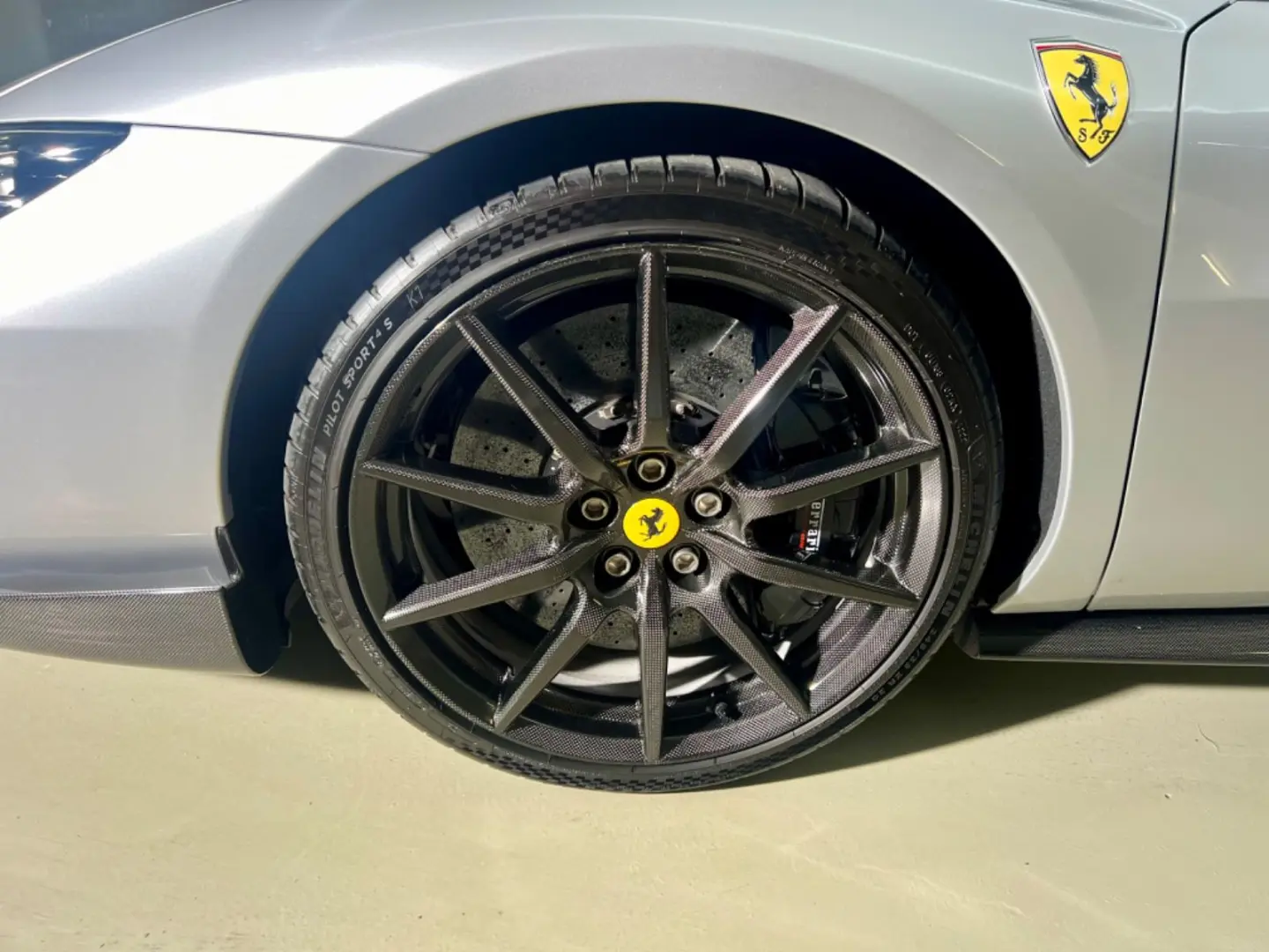 296 GTS/Assetto Fiorano/Carbon Felgen-Sitze-Lenk