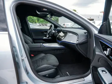 E 300 e AMG Line Distr LED Navi Kamera