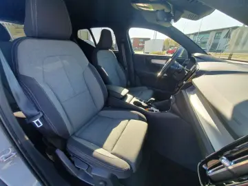 XC40 B4 B DKG Core