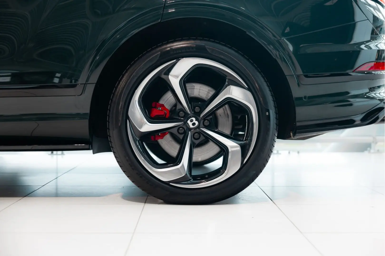 Bentayga V8 S | Rear Entertainment | Touring Spe