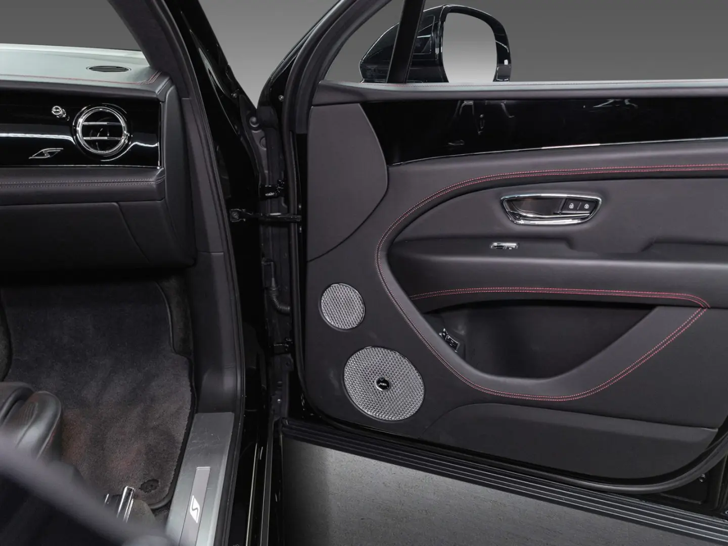 Bentayga S Hybrid |Touring Spec|Rear Seat Entert