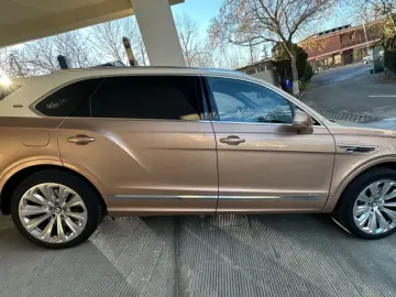 Bentayga 4.0 V8 EWB Azure First Azure Business