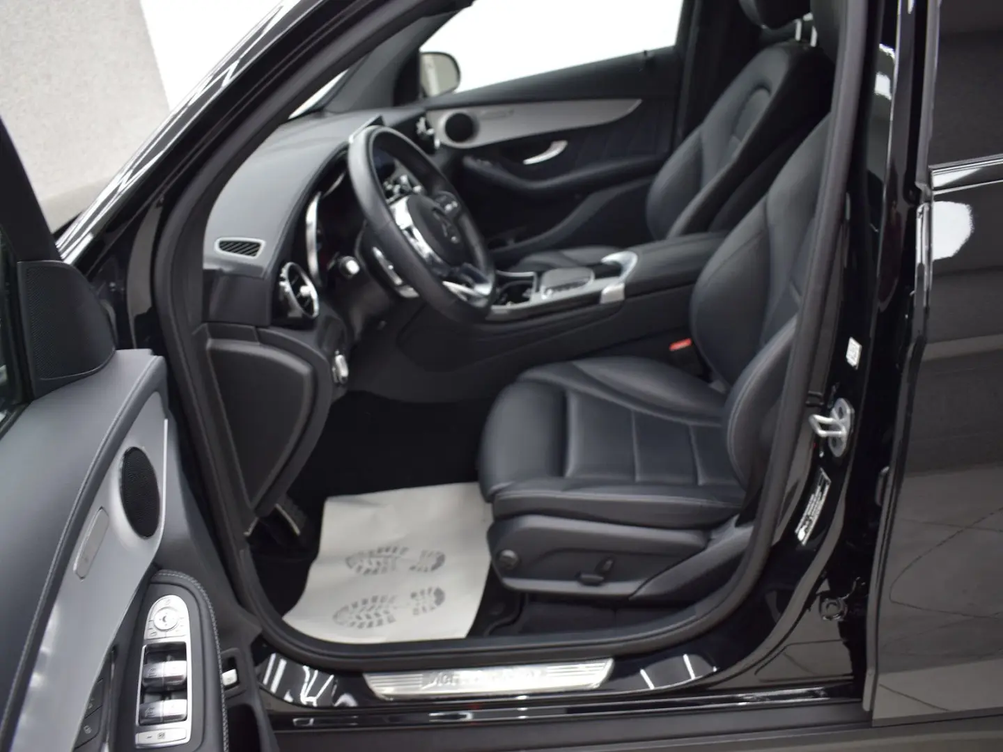 GLC 300 e 4M Coupé AMG Sport Night 360° MBUX App
