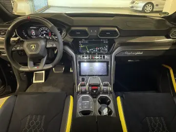 Urus Performante AKRAPOVIC*H.UP*PANO*CARBON