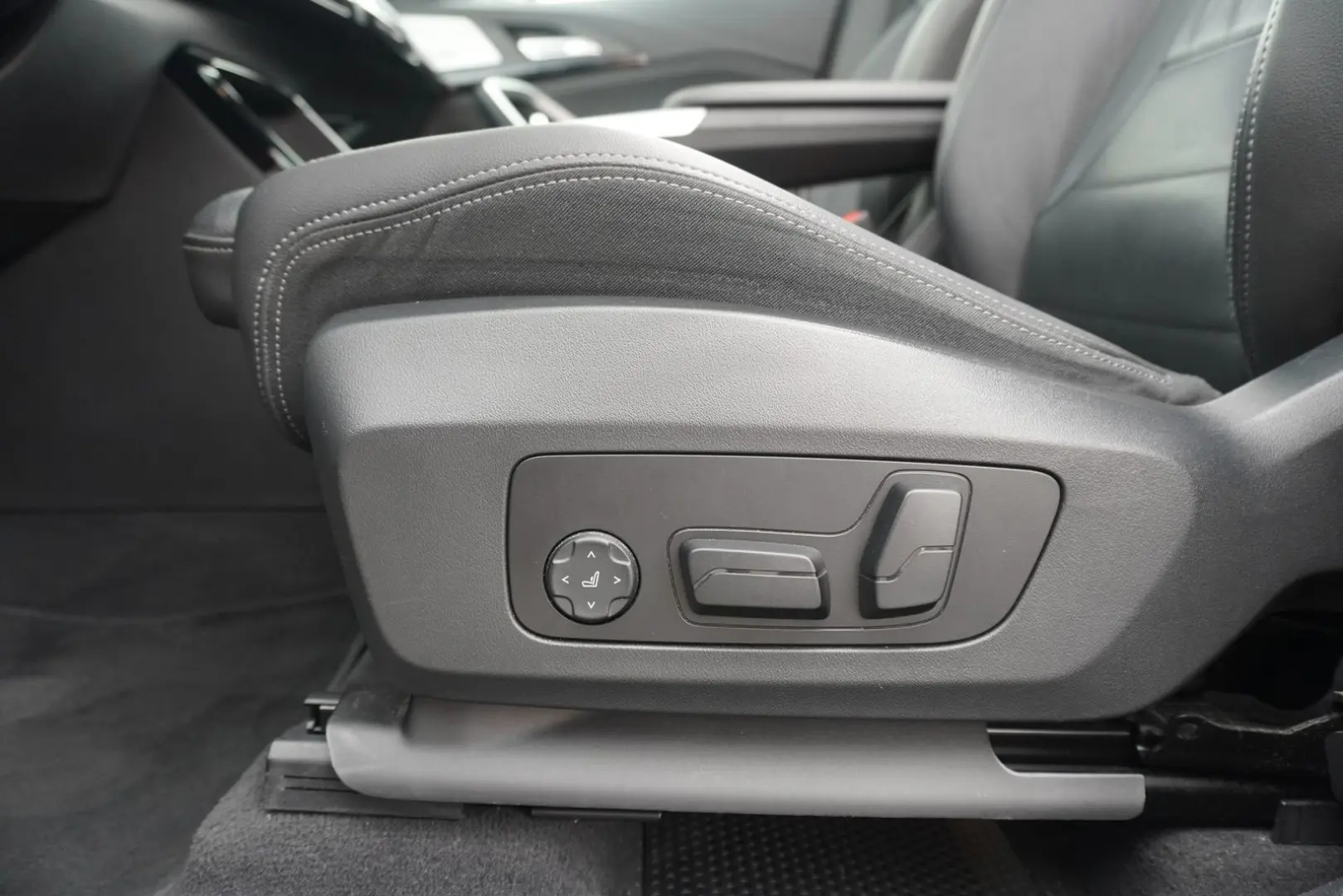 X1 23i xDrive M Sport Aut. LED Navi SItzheizung