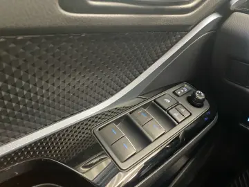 C-HR 2.0 Hybrid Team D *LED*CarPlay*CAM*TWA*SHZ*