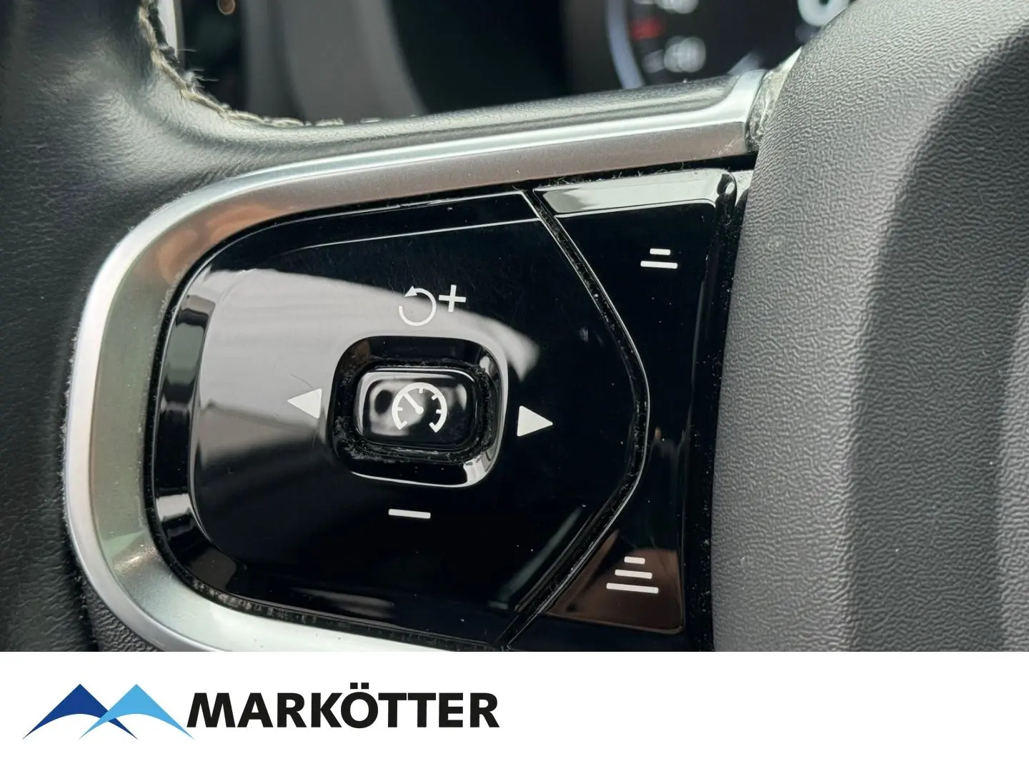 XC60 T6 AWD Recharge R-Design AHK/BLIS/FSH/PANO