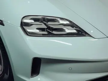 Porsche Taycan 4S 400kW / 544hp 