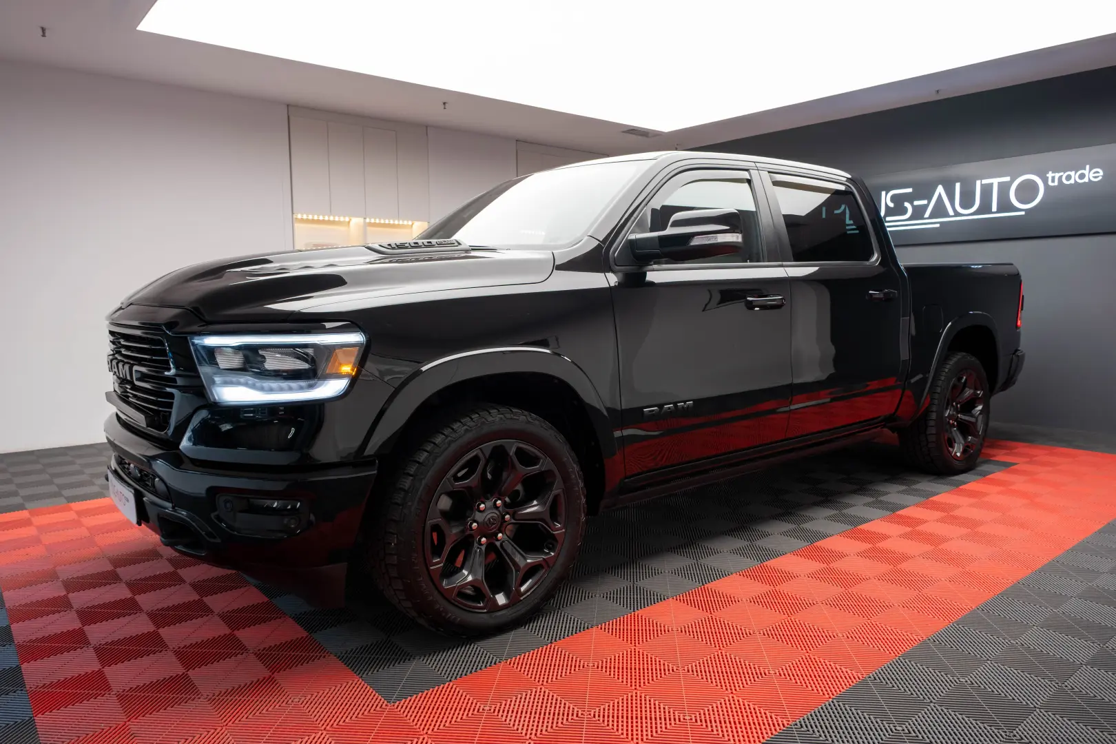 DODGE RAM 1500 LARAMIE