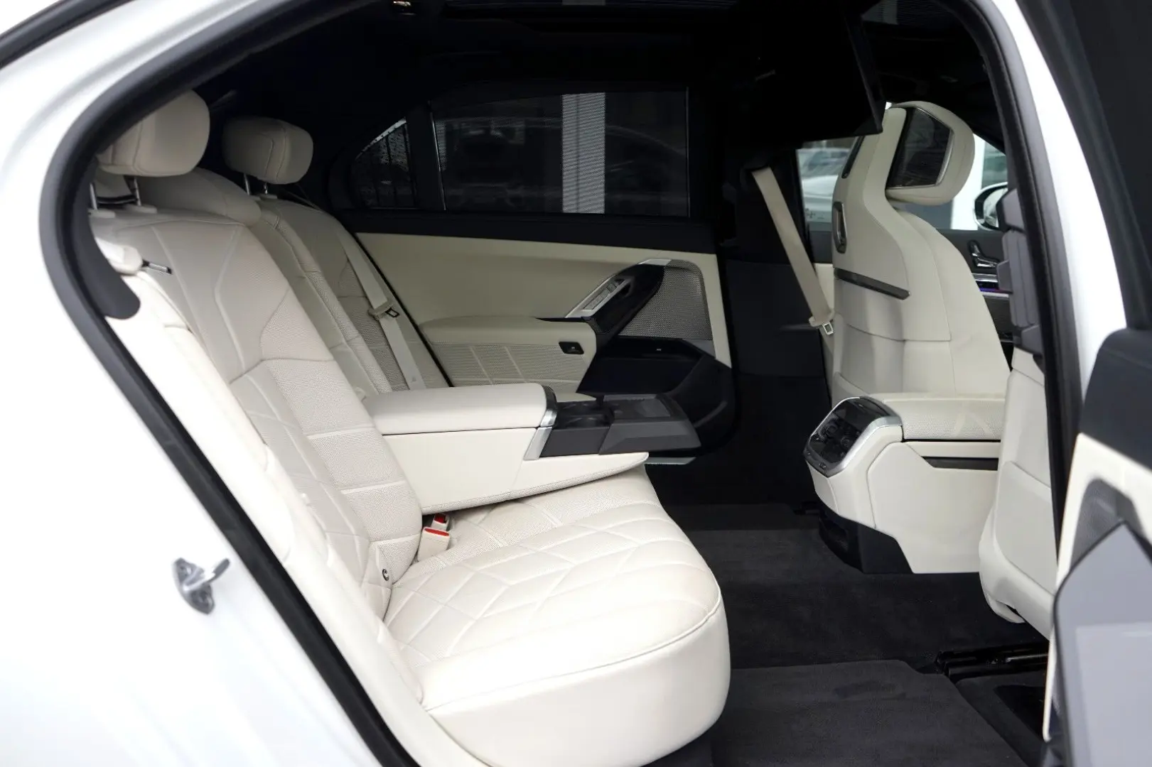BMW i7 xDrive 60 *Theatre Screen
