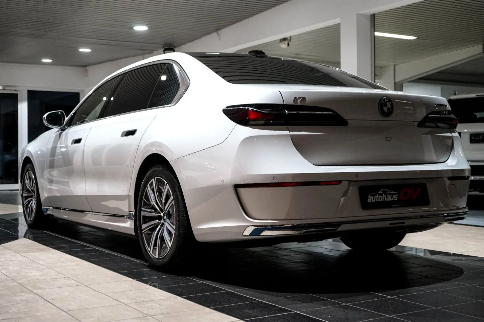 BMW i7 xDrive 60 *Theatre Screen