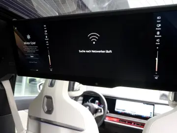 BMW i7 xDrive 60 *Theatre Screen