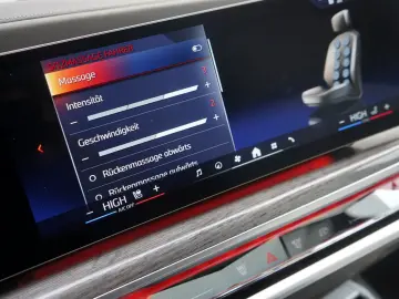 BMW i7 xDrive 60 *Theatre Screen