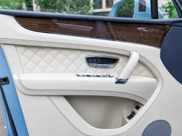 Bentley Bentayga V8