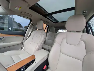 XC90 Plus Bright Recharge Plug-In Hybrid AWD T8 