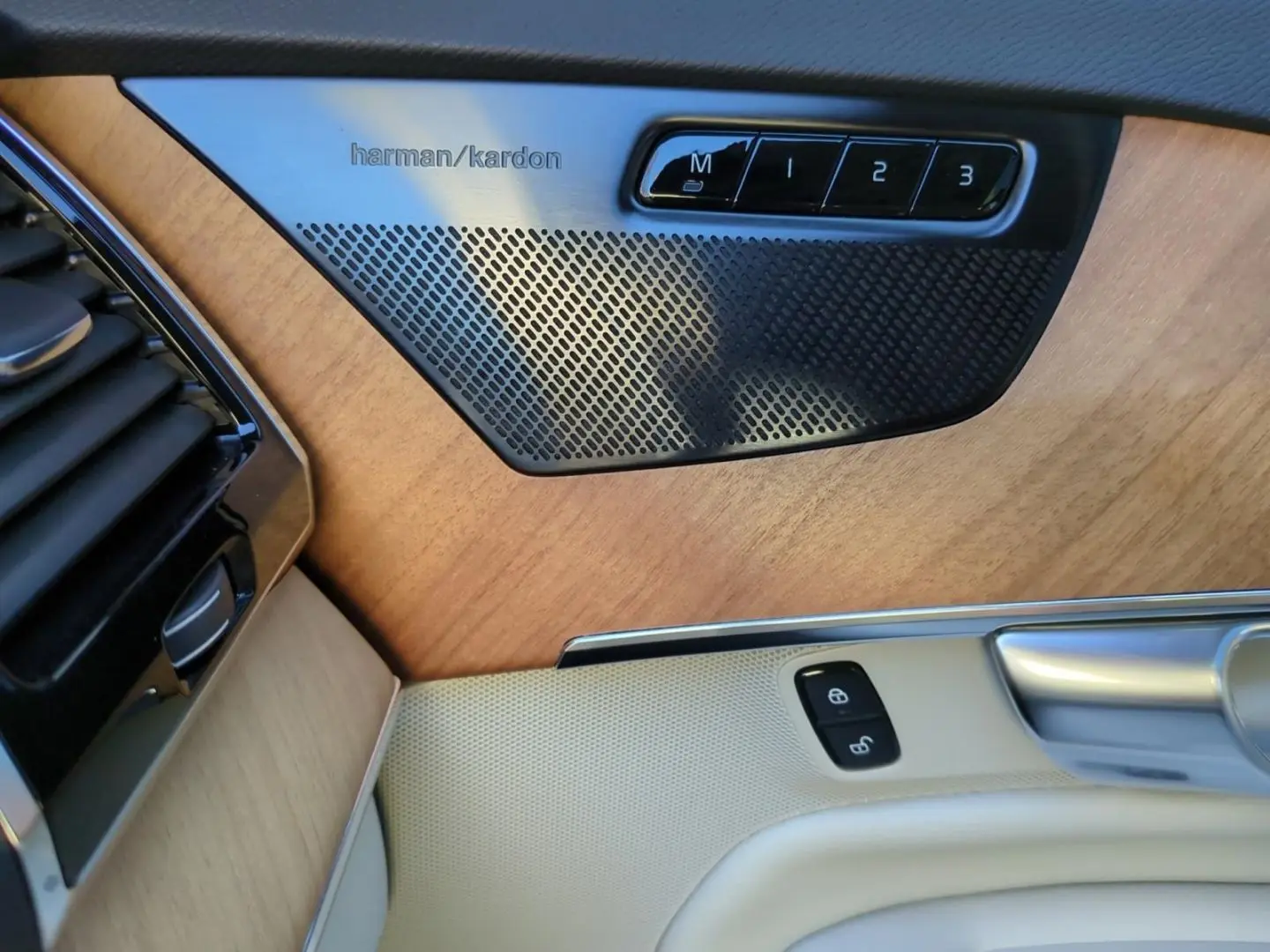 XC90 T8 Recharge Inscription Expr. *Luft*Pano*36