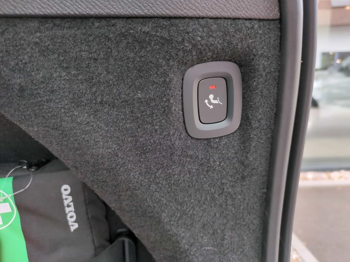 XC90 Plus Bright Recharge Plug-In Hybrid AWD T8 