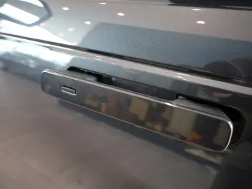 Range Rover Velar Hybrid Dynamic HSE
